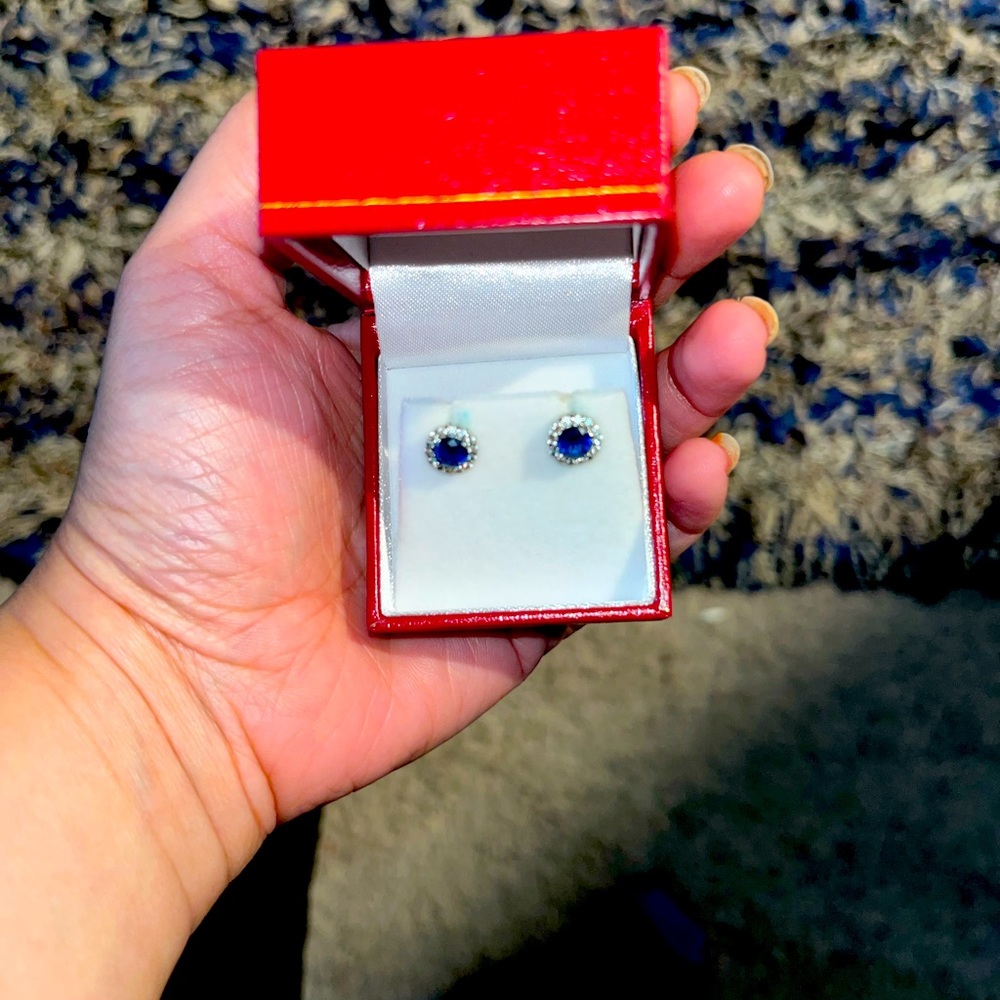 Sapphire and zircona earrings